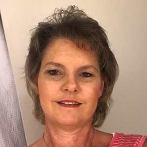 Meet your Posher, Dina